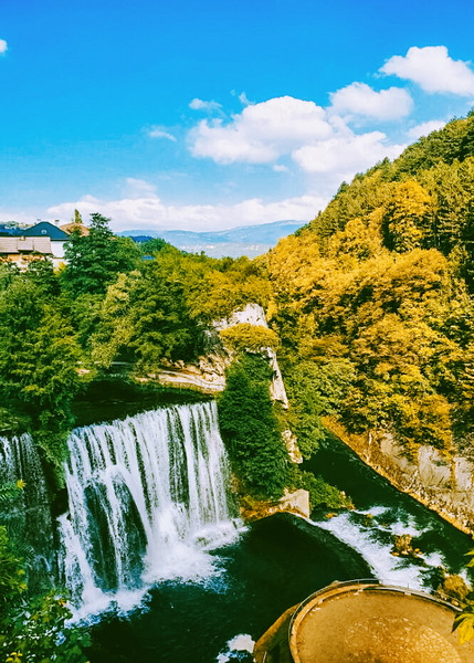 亞伊采瀑布城-1